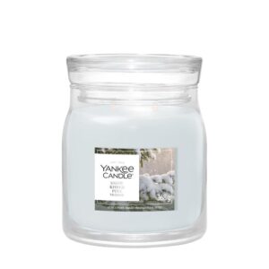 Yankee Candle Signature Duftkerze Snow Kissed Pine Medium Jar